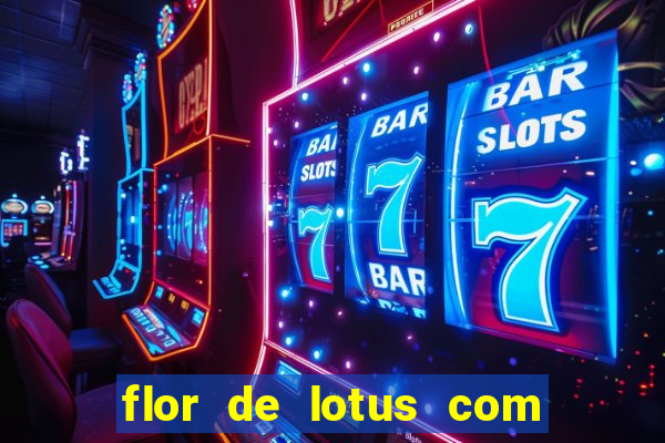 flor de lotus com lua tatuagem